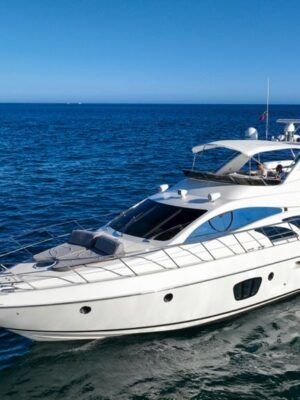 ALFA 55´´ Azimut QTUM with flybridge !